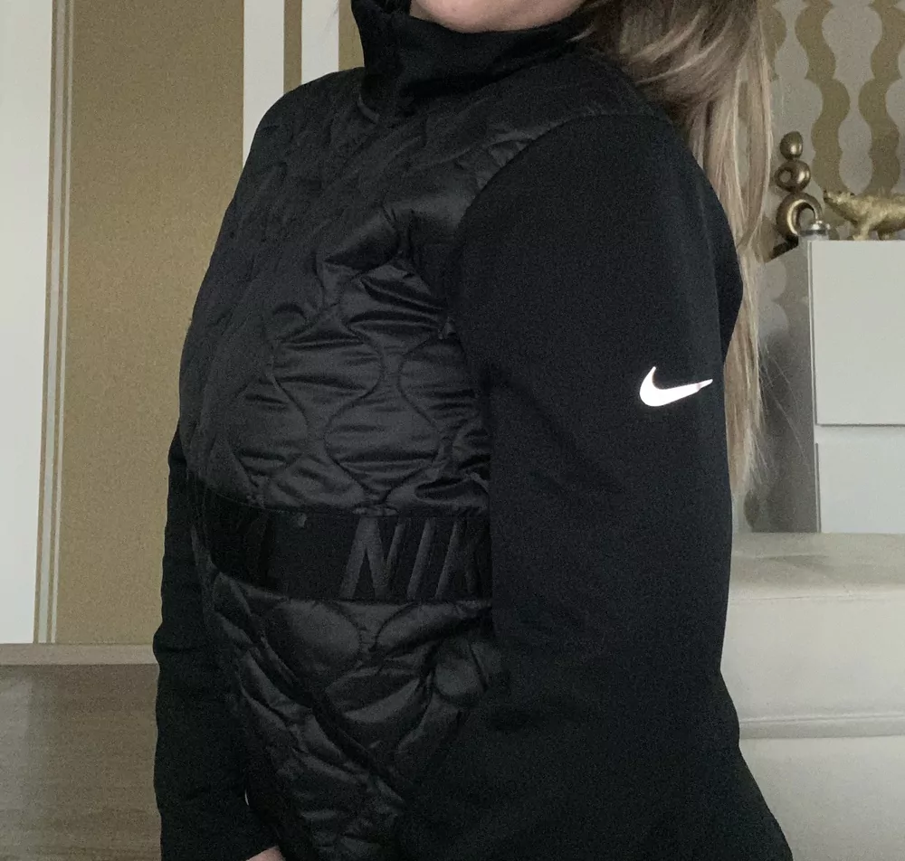 Dámská bundička Nike