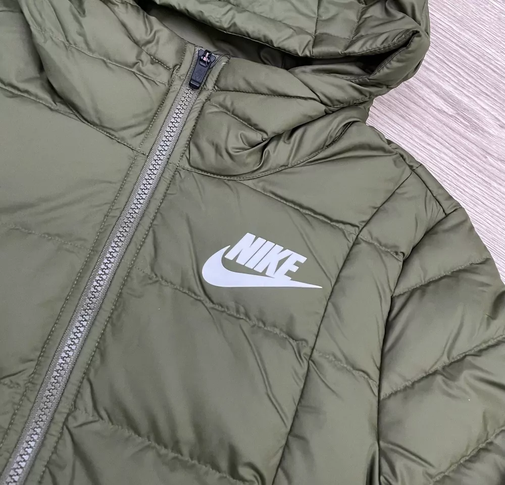 Dámská zimní bunda Nike