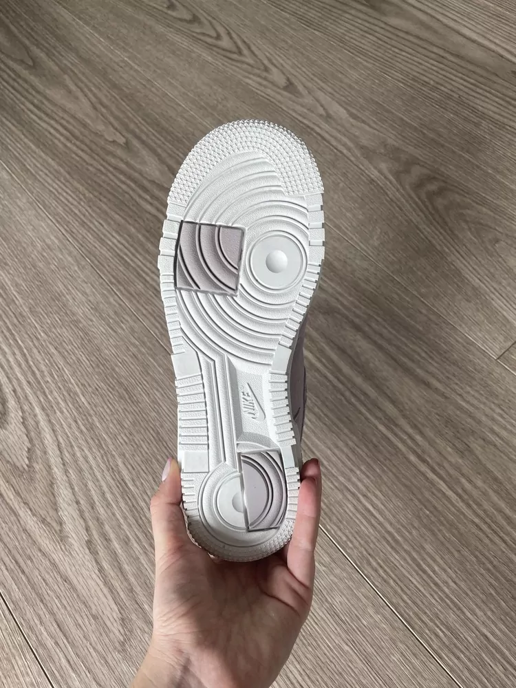 Boty Nike Air Force 1 Pixel
