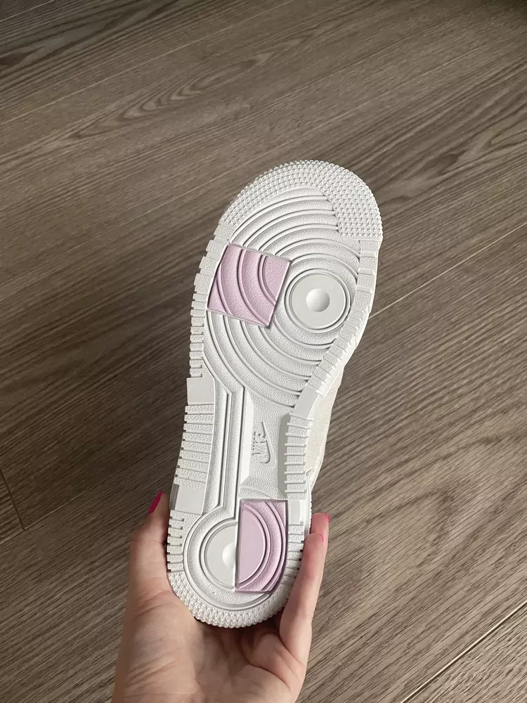 Boty Nike Air Force 1 Pixel